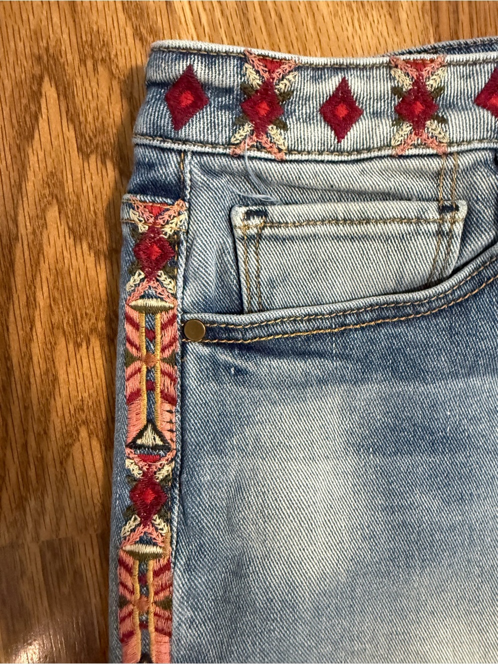 DRIFTWOOD Women's Lulu Cut Off Jean Shorts with Embroidery- Size 30 - Picture 6 of 9
